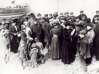 Suffragettes in Hastings, 1908 (b/w photo) | Obraz na stenu