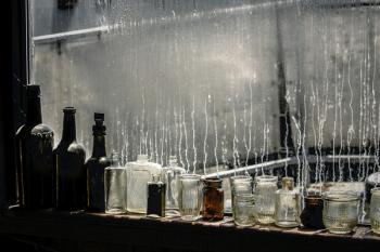 Toby's Bottles (Sunshower), 2016 (photograph) | Obraz na stenu