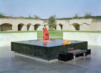 Tomb of Gandhi (photo) | Obraz na stenu