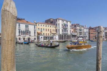 Traffic on the Grand Canal, Venice, Veneto Region, Italy (photo) | Obraz na stenu