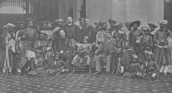 The Young Maharaja of Gwalior with his guardian Sir Lepel Griffin and court, c.1886 (engraving) | Obraz na stenu