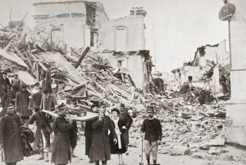 King Victor Emanuel III of Italy and his wife Elena of Montenegro visit Messina, Italy after the earthquake of 1908. From The Wonderful Year 1909 | Obraz na stenu