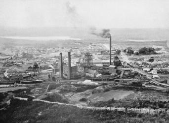 The Tasmania Gold Mine, Beaconsfield, Tasmania, c.1900, from 'Under the Southern Cross - Glimpses of Australia', published in 1908 (b/w photo) | Obraz na stenu