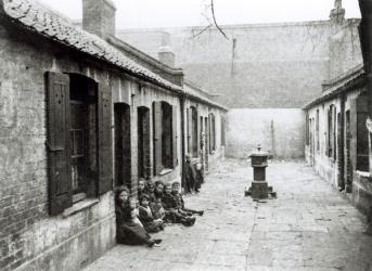 London Slums (b/w photo) | Obraz na stenu