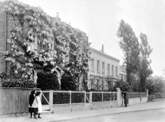 Westwood Cottage Enfield, c.1890 (b/w photo) | Obraz na stenu