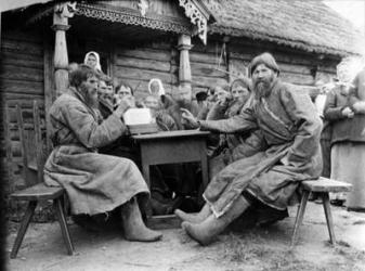 Meeting of Russian Peasant Elders in a Mirskoi Skhod (b/w photo) | Obraz na stenu