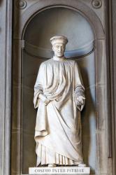 Florence, Florence Province, Tuscany, Italy. Statue in Piazzale degli Uffizi of Florentine banker, businessman politician and art patron Cosimo di Giovanni de' Medici 1389-1464, known as Cosimo Pater Patriae, or Father of the Nation. (photo) | Obraz na stenu