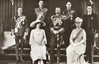 The Prince of Wales later Edward VIII, Prince Henry the Duke of Gloucester, The Princess Mary, Princess Royal and Countess of Harewood, King George V, Prince Albert of York, later George VI, Queen Mary of Teck, and Prince George, Duke of Kent. From The St | Obraz na stenu