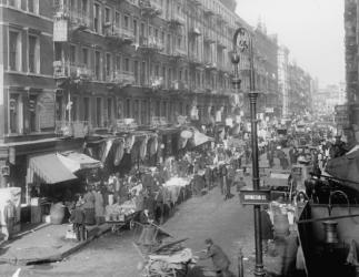 The Ghetto, New York, N.Y., c.1900-15 (b/w photo) | Obraz na stenu