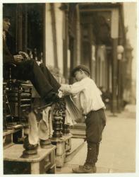 Michael Mero, 2 West 4th St. Bootblack, 12 years of age, working one year of own volition. Don't smoke. Out after 11 P.M. on May 21. Ordinarily works 6 hours per day. Location: Wilmington, Delaware. | Obraz na stenu