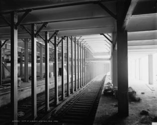 14th St. subway station, New York, c.1904 (b/w photo) | Obraz na stenu