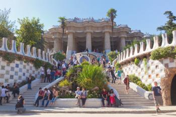 Barcelona, Spain. Entrance to Parc Güell, the UNESCO World Heritage Site designed by Antoni Gaudi. | Obraz na stenu