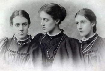 Stella, Vanessa and Virginia Stephen, c.1896 (b/w photo) | Obraz na stenu