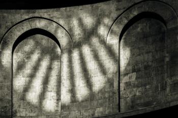 Beautiful Light, from the series Church of the Holy Sepulchre, 2016 (photograph) | Obraz na stenu