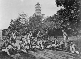 The Native Guard of Sir D.B Robertson, British Consulat, Canton, 1872 (b/w photo) | Obraz na stenu