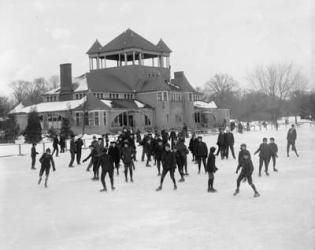 Detroit, Michigan, skating at Belle Isle, c.1890-1910 (b/w photo) | Obraz na stenu