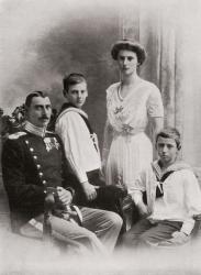 The Danish Royal Family, from 'The Year 1912', published London, 1913 (b/w photo) | Obraz na stenu