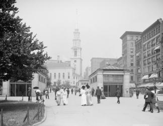 Park Street Church and Tremont Street mall, Boston, Massachusetts, c.1906 (b/w photo) | Obraz na stenu