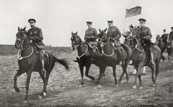 King George V and Lord Kitchener arriving at the parade ground near Aldershot for an inspection of Irish Soldiers. Field Marshal Horatio Herbert Kitchener, 1st Earl Kitchener, 1850  1916. British Field Marshal. From Field Marshal Lord Kitchener, His Life | Obraz na stenu