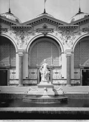 Portico and fountain at the Universal Exhibition, Paris, 1889 (b/w photo) | Obraz na stenu