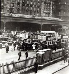 Victoria Station, 1920s (b/w photo) | Obraz na stenu