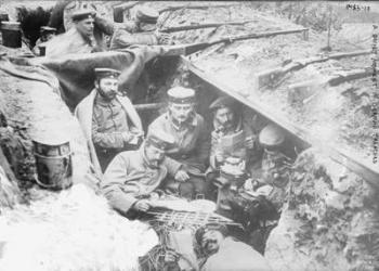 A quiet moment in German trenches, 1914-15 (b/w photo) | Obraz na stenu