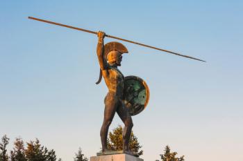 Statue of Leonidas on the monument celebrating the Battle of Thermopylae which took place during the Greco-Persian War of 480 BC, near Kamena Vourla, Central Greece, Greece (photo) | Obraz na stenu