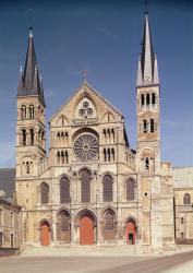 Principal facade of the abbey (photo) | Obraz na stenu