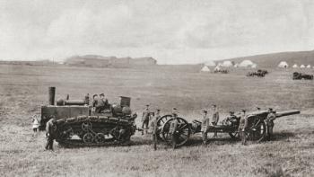 A caterpillar wheeled traction engine drawing a British heavy gun during World War I, from 'The Illustrated War News', 1915 (b/w photo) | Obraz na stenu