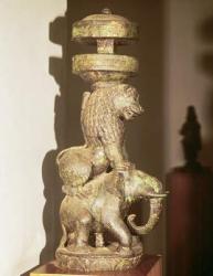 Sculpture of a lion mounted on an elephant, from Nalanda, Bihar, 9th-10th century (bronze) | Obraz na stenu