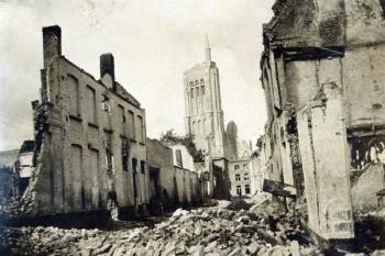 St. Jacob's Church, Ypres, June 1915 (b/w photo) | Obraz na stenu