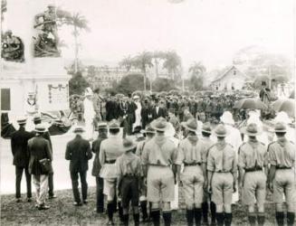Unveiling of War Memorial, Port of Spain, Trinidad, c.1920 (b/w photo) | Obraz na stenu