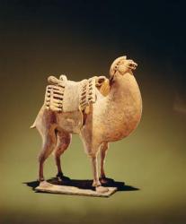 Camel, mid to late 6th century, Northern Wei (386-534)-Northern Qi (550-77) dynasty (earthenware) (see also 394830) | Obraz na stenu