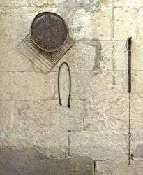 Old objects hanging on wall | Obraz na stenu