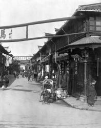 Chinatown in Shanghai, late 19th century (b/w photo) | Obraz na stenu