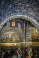 Interior of the 5th century mausoleum, Mausoleo di Galla Placidia: Mosaic of The Good Shepherd, Ravenna, Ravenna Province, Italy (photo) | Obraz na stenu