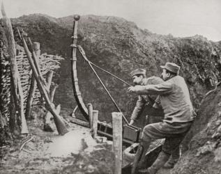 French soldiers using a catapult for flinging bombs during World War One, from 'The Illustrated War News', 1915 (b/w photo) | Obraz na stenu