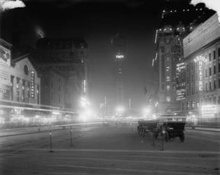 Times Square at night, New York, N.Y., c.1900-15 (b/w photo) | Obraz na stenu