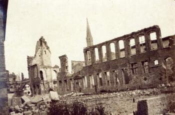 Ruins near the Powder Magazine, Ypres, June 1915 (b/w photo) | Obraz na stenu
