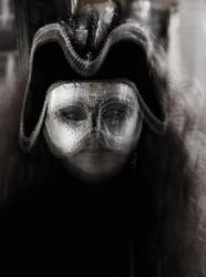 Woman in Mask | Obraz na stenu