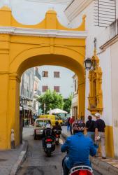 Arco del Postigo, Seville, Spain (photo) | Obraz na stenu