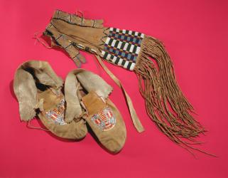 Moccasins and gaiters, Plains Indians, c.1820 (leather & beads) | Obraz na stenu