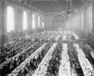 Banquet in Alumni Hall [i.e., University Commons], Yale College, Connecticut, c.1900-06 (b/w photo) | Obraz na stenu