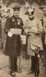 King George V and Kaiser Wilhelm II discussing operation orders in Germany in 1913, illustration from 'The Life of King George V', published c.1935 (b/w photo) | Obraz na stenu