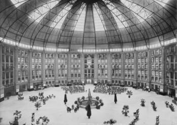 Atrium of New West Baden Springs Hotel, West Baden Springs, Indiana, c.1900-15 (b/w photo) | Obraz na stenu