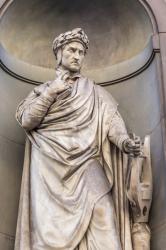 Florence, Florence Province, Tuscany, Italy. Statue in Piazzale degli Uffizi of Florentine poet Durante degli Alighieri, known as Dante, c.1265-1321 (photo) | Obraz na stenu