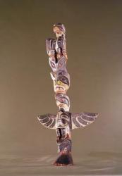 Tinglit Bird Clan totem pole (painted wood) | Obraz na stenu