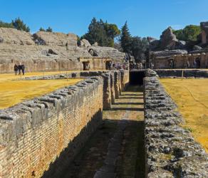 The amphitheatre, Roman city of Italica, near Santiponce, Seville Province, Andalusia, Spain (photo) | Obraz na stenu