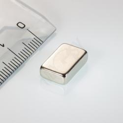Neodýmovy EXTRA SILNÝ magnet hranol 13x8,4x4 mm